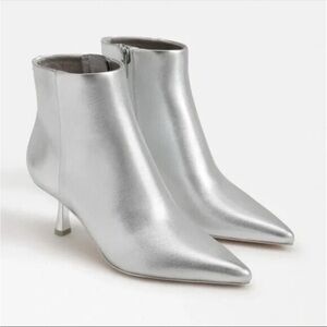 NEW  Women Rachel Zoe Metallic Silver Kitten Heel Bootie Vegan Leather 7.5